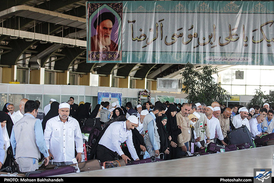 بازگشت نخستین گروه حجاج خراسانی به مشهد / عکس: محسن بخشنده / شهرآرا