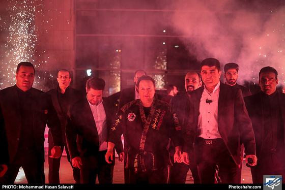ثبت رکورد جهانی شکستن سنگ با دست  / عکس: محمدحسن صلواتی / شهرآرا