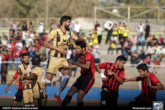 لیگ دسته یک فوتبال / مشکی پوشان خراسان و قشقایی شیراز / عکس: محسن بخشنده / شهرآرا