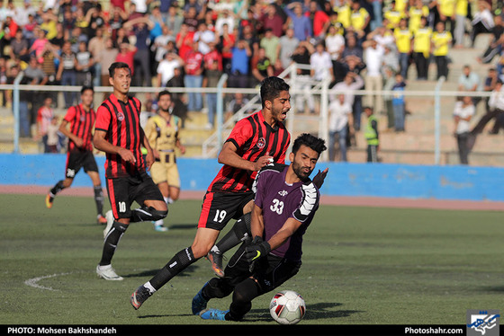 لیگ دسته یک فوتبال / مشکی پوشان خراسان و قشقایی شیراز / عکس: محسن بخشنده / شهرآرا