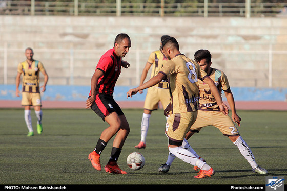 لیگ دسته یک فوتبال / مشکی پوشان خراسان و قشقایی شیراز / عکس: محسن بخشنده / شهرآرا