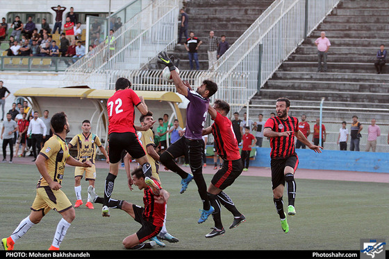 لیگ دسته یک فوتبال / مشکی پوشان خراسان و قشقایی شیراز / عکس: محسن بخشنده / شهرآرا