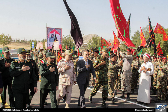 صبحگاه مرکزی رزمایش اقتدار عاشورایی بسیج در مشهد / عکس:  محسن بخشنده / شهرآرا