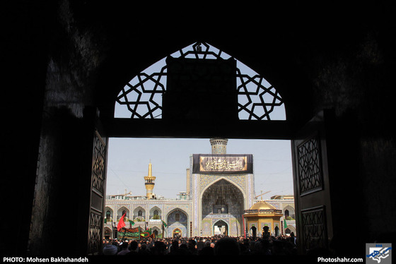 عزاداری تاسوعای حسینی در حرم مطهر رضوی / عکس: محسن بخشنده / شهرآرا