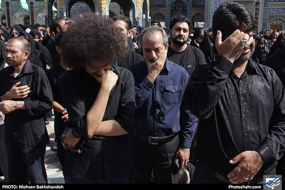 عزاداری تاسوعای حسینی در حرم مطهر رضوی / عکس: محسن بخشنده / شهرآرا