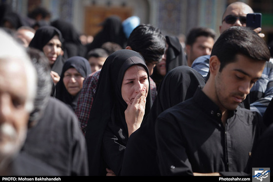 عزاداری تاسوعای حسینی در حرم مطهر رضوی / عکس: محسن بخشنده / شهرآرا