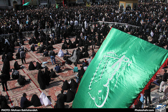 عزاداری تاسوعای حسینی در حرم مطهر رضوی / عکس: محسن بخشنده / شهرآرا