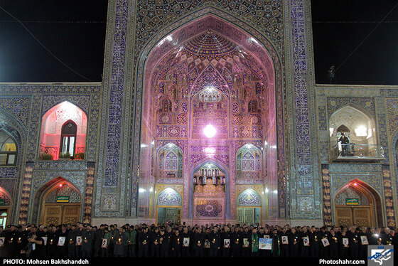 مراسم خطبه خوانی شب عاشورا در حرم مطهر رضوی / عکس: محسن بخشنده / شهرآرا