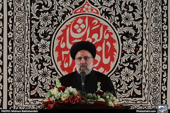 مراسم خطبه خوانی شب عاشورا در حرم مطهر رضوی / عکس: محسن بخشنده / شهرآرا