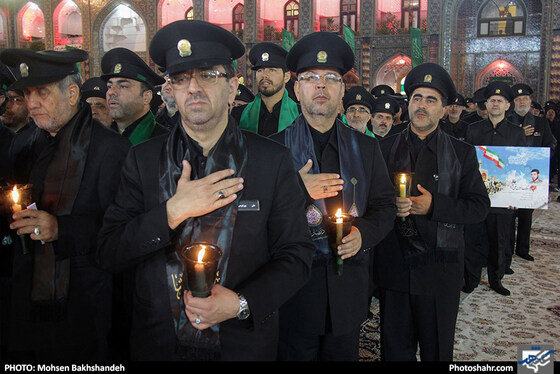 مراسم خطبه خوانی شب عاشورا در حرم مطهر رضوی / عکس: محسن بخشنده / شهرآرا