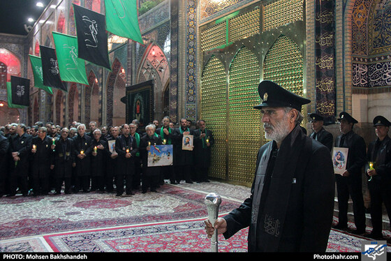مراسم خطبه خوانی شب عاشورا در حرم مطهر رضوی / عکس: محسن بخشنده / شهرآرا