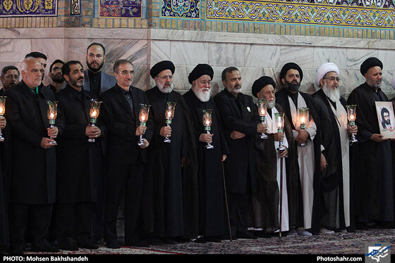 مراسم خطبه خوانی شب عاشورا در حرم مطهر رضوی / عکس: محسن بخشنده / شهرآرا