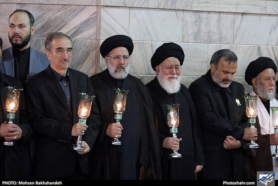 مراسم خطبه خوانی شب عاشورا در حرم مطهر رضوی / عکس: محسن بخشنده / شهرآرا