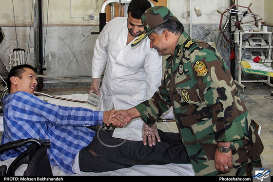 دیدار فرماندهان نظامی  از آسایشگاه جانبازان / عکس: محسن بخشنده / شهرآرا