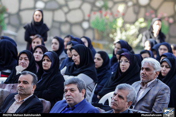 نواختن زنگ گردشگری در مدارس خراسان رضوی / عکس: محسن بخشنده / شهرآرا