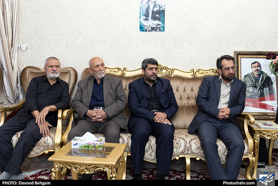 رونمایی از پلاک افتخار 5 شهید / عکس: داود بهگام / شهرآرا
