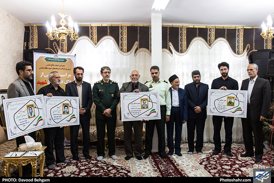 رونمایی از پلاک افتخار 5 شهید / عکس: داود بهگام / شهرآرا