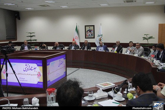 نشست هم اندیشی جمعی از اعضای شورای شهر با نخبگان و استعداد های برتر / عکس: محسن بخشنده / شهرآرا