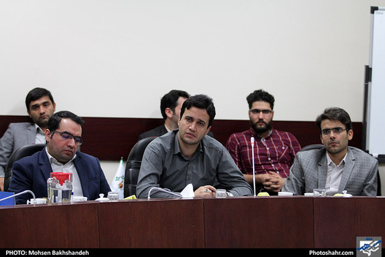 نشست هم اندیشی جمعی از اعضای شورای شهر با نخبگان و استعداد های برتر / عکس: محسن بخشنده / شهرآرا
