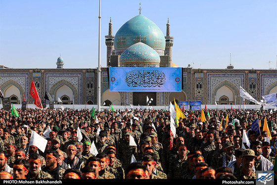 اجتماع عظیم بسیجیان در حرم مطهر رضوی / عکس: محسن بخشنده / شهرآرا