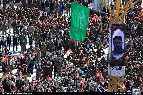 اجتماع عظیم بسیجیان در حرم مطهر رضوی / عکس: محسن بخشنده / شهرآرا