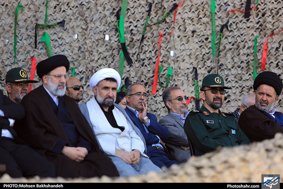 اجتماع عظیم بسیجیان در حرم مطهر رضوی / عکس: محسن بخشنده / شهرآرا