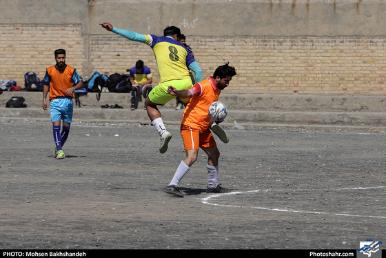 مسابقات فوتبال زمین های خاکی / عکس: محسن بخشنده / شهرآرا