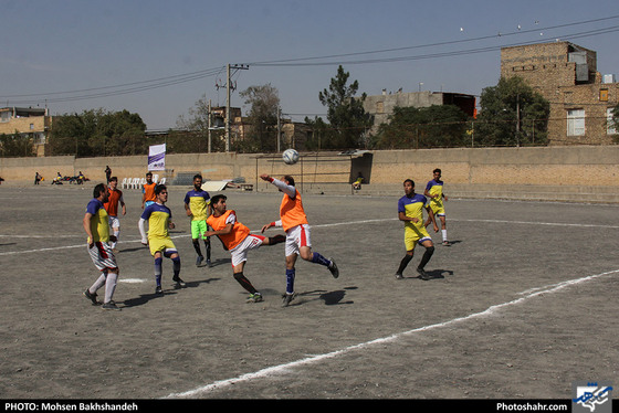 مسابقات فوتبال زمین های خاکی / عکس: محسن بخشنده / شهرآرا