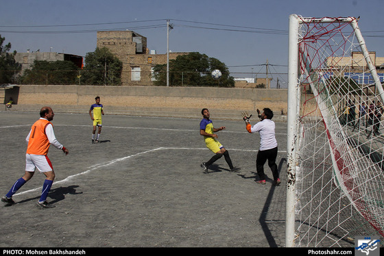 مسابقات فوتبال زمین های خاکی / عکس: محسن بخشنده / شهرآرا
