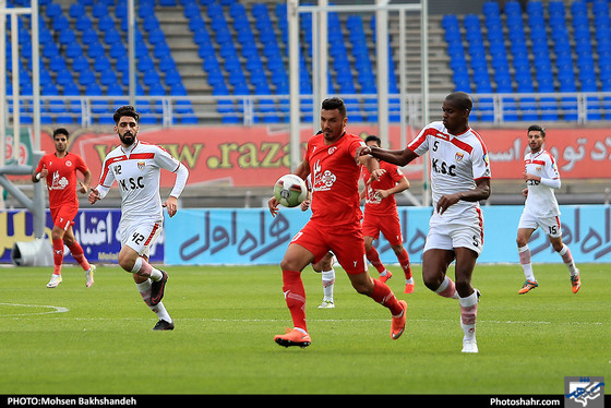 لیگ برتر فوتبال  مسابقه پدیده مشهد و فولاد خوزستان / عکس: محسن بخشنده / شهرآرا