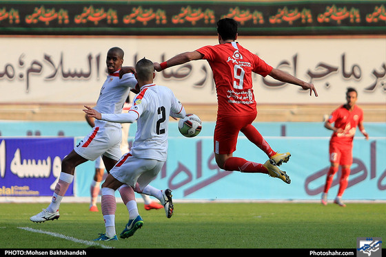 لیگ برتر فوتبال  مسابقه پدیده مشهد و فولاد خوزستان / عکس: محسن بخشنده / شهرآرا