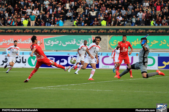 لیگ برتر فوتبال  مسابقه پدیده مشهد و فولاد خوزستان / عکس: محسن بخشنده / شهرآرا