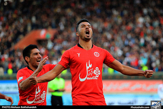 لیگ برتر فوتبال  مسابقه پدیده مشهد و فولاد خوزستان / عکس: محسن بخشنده / شهرآرا