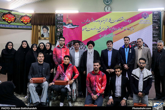 دیدار قهرمانان خراسانی مسابقات آسیایی و پارآسیایی جاکارتا با امام جمعه مشهد / عکس: محسن بخشنده / شهرآرا