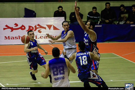 لیگ برتر بسکتبال مسابقه آویژه صنعت پارسای مشهد و شهرداری گرگان / عکس: محسن بخشنده / شهرآرا
