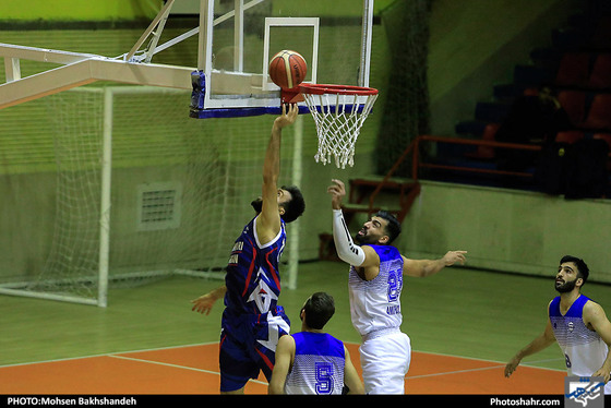 لیگ برتر بسکتبال مسابقه آویژه صنعت پارسای مشهد و شهرداری گرگان / عکس: محسن بخشنده / شهرآرا