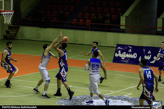 لیگ برتر بسکتبال مسابقه آویژه صنعت پارسای مشهد و شهرداری گرگان / عکس: محسن بخشنده / شهرآرا