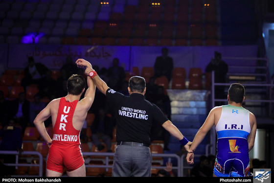 مسابقات بین المللی کشتی آزاد نوجوانان / عکس: محسن بخشنده / شهرآرا