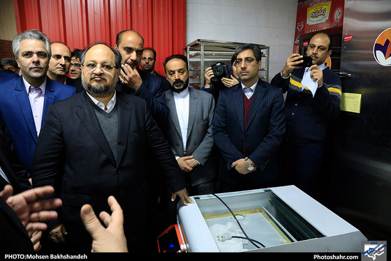 بازدید وزیر تعاون،کار و رفاه اجتماعی از یک واحد تولید زعفران / عکس:  محسن بخشنده / شهرآرا