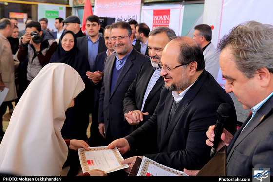 بازدید وزیر تعاون،کار و رفاه اجتماعی از یک واحد تولید زعفران / عکس:  محسن بخشنده / شهرآرا