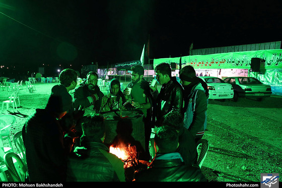 زائران پیاده / عکس: محسن بخشنده / شهرآرا