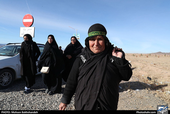 زائران پیاده / عکس: محسن بخشنده / شهرآرا