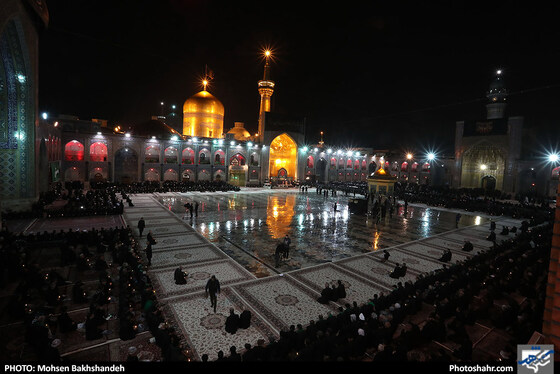 خطبه خوانی شب شهادت امام رضا (ع) / عکس: محسن بخشنده / شهرآرا