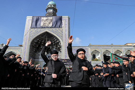 مراسم عزاداری شهادت امام رضا (ع) در حرم مطهر رضوی / عکس: محسن بخشنده / شهرآرا
