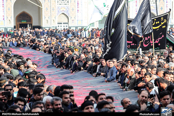 مراسم عزاداری شهادت امام رضا (ع) در حرم مطهر رضوی / عکس: محسن بخشنده / شهرآرا