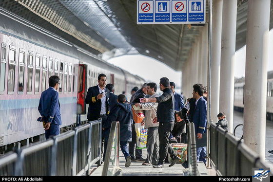 بازگشت زائران امام رضا (ع) از مشهد / عکس: علی عبدالهی / شهرآرا
