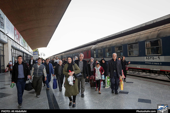 بازگشت زائران امام رضا (ع) از مشهد / عکس: علی عبدالهی / شهرآرا