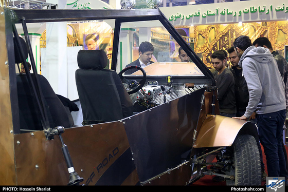 نمایشگاه هفته پژوهش و فناوری  / عکس : حسین شریعت / شهرآرا