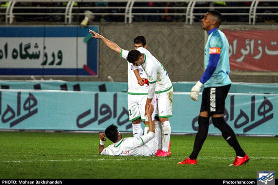 لیگ برتر فوتبال پدیده مشهد و ماشین سازی تبریز  / عکس: محسن بخشنده / شهرآرا