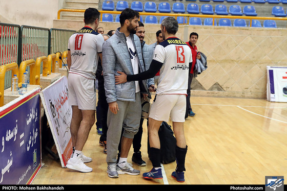 تمرین تیم والیبال پیام خراسان پیش از بازی با شهرداری گنبد / عکس: محسن بخشنده / شهرآرا